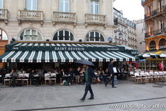 Цены на еду в ресторанах Парижа, ресторан снаружи